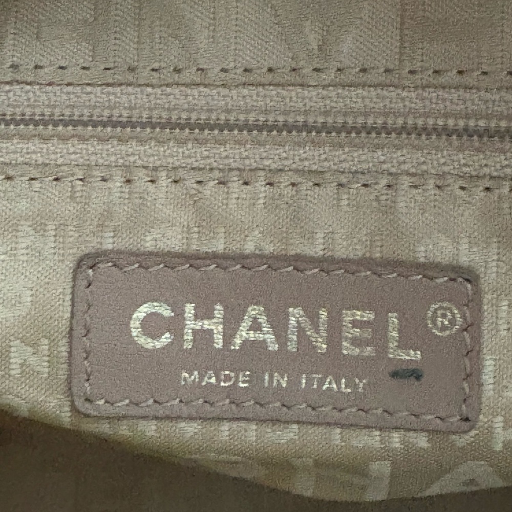 CHANEL Quilted Top-Handle Satchel in Cream White with Tassel - Picture 4 of 5